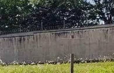 Imagem: O terreno possui 830m² de Área e está localizado em Jardim