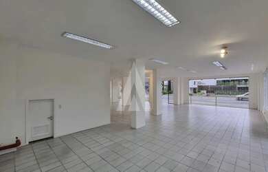 Imagem 4: Loja comercial com 4 salas, cozinha, 4 lavabos e estacionamento frontal...