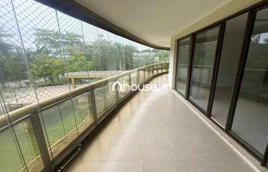 Imagem: O apartamento possui 3 Dormitórios, 5 Banheiros, 3 Vagas na