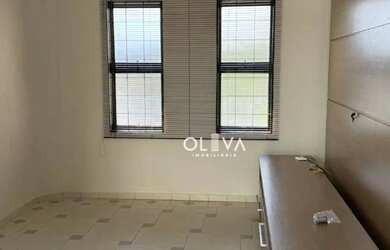 Imagem: A casa possui 3 Dormitórios, 3 Banheiros, 4 Vagas na garagem