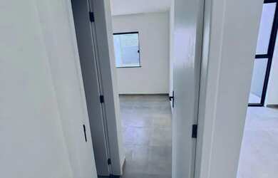 Imagem 6: Vendo excelente casa de 2/4 sendo uma suíte no sim