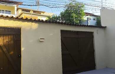 Imagem: A casa possui 2 Dormitórios, 1 Banheiro, 1 Vaga na garagem