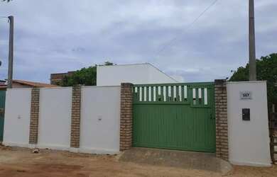 Imagem: A casa à venda possui 2 Dormitórios, 3 Banheiros, 5 Vagas