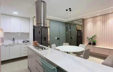 Imagem: O apartamento possui 3 Dormitórios, 2 Banheiros, 2 Vagas na