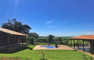 Imagem: A chácara possui 1.500m² de Área Privada e está localizado