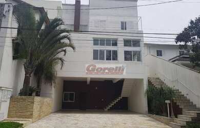 Imagem: A casa em condomínio possui 4 Dormitórios, 4 Banheiros, 5