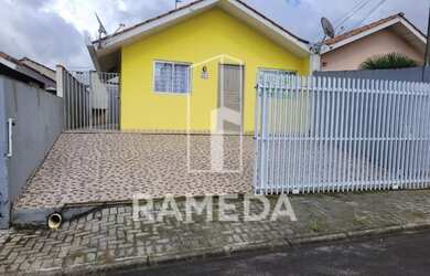 Imagem: A casa em condomínio possui 3 Dormitórios, 1 Banheiro, 2 Vagas