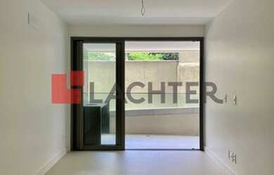 Imagem: O apartamento possui 4 Dormitórios, 2 Banheiros, 1 Vaga na