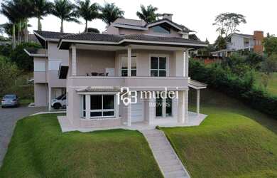 Imagem: A casa em condomínio possui 3 Dormitórios, 3 Banheiros, 4