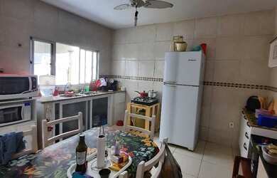 Imagem 4: Vendo sobrado. Churrasqueira, Varanda, 2 Banheirose3 Dormitórios