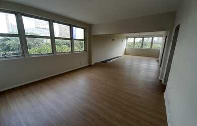 Imagem: O apartamento possui 4 Dormitórios, 5 Banheiros, 3 Vagas na