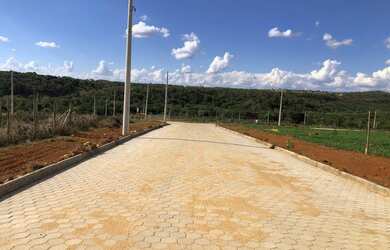 Imagem: O terreno possui 1000m² de Área e está localizado em Jaboticatubas