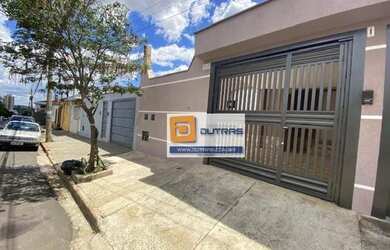 Imagem: A casa possui 1 Dormitório, 1 Banheiro, 1 Vaga na garagem e