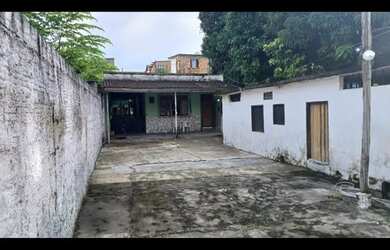 Imagem: A casa possui 2 Dormitórios, 1 Banheiro, 5 Vagas na garagem