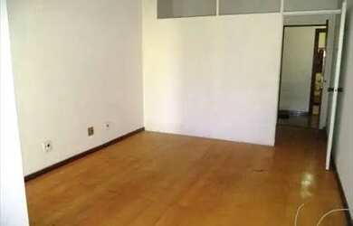 Imagem: O depósito possui 1 Vaga na garagem e 25m² de Área e está