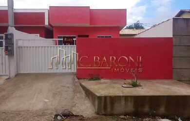 Imagem: A casa possui 2 Dormitórios, 2 Banheiros, 2 Vagas na garagem