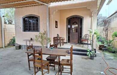 Imagem: A casa possui 2 Dormitórios, 1 Banheiro, 78m² de Área e está