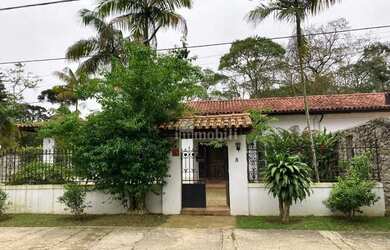 Imagem: A casa em condomínio possui 4 Dormitórios, 4 Banheiros, 4