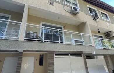 Imagem: A casa possui 2 Dormitórios, 2 Banheiros, 1 Vaga na garagem