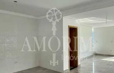 Imagem: A casa possui 3 Dormitórios, 3 Banheiros, 3 Vagas na garagem