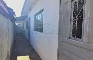 Imagem: A casa possui 2 Dormitórios, 1 Banheiro, 65m² de Área e