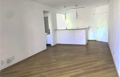 Imagem: O apartamento possui 1 Dormitório, 1 Banheiro, 2 Vagas na garagem