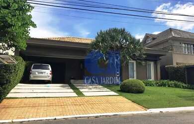 Imagem: A casa em condomínio possui 4 Dormitórios, 4 Banheiros, 2