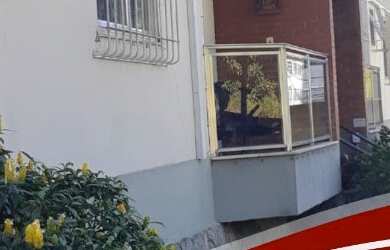 Imagem: O apartamento possui 3 Dormitórios, 1 Banheiro, 1 Vaga na garagem