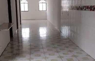 Imagem: A casa possui 3 Dormitórios, 1 Banheiro e está localizado