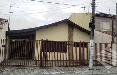 Imagem: O depósito possui 5 Vagas na garagem, 320m² de Área e está