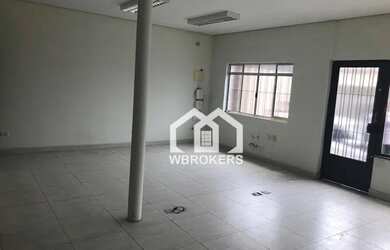 Imagem: O depósito possui 2 Vagas na garagem, 110m² de Área e está