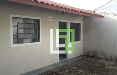 Imagem: A casa possui 1 Dormitório, 1 Banheiro, 42m² de Área e está