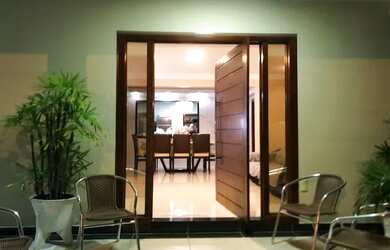 Imagem: A casa possui 4 Dormitórios, 4 Banheiros, 3 Vagas na garagem