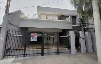 Imagem: A casa possui 5 Dormitórios, 5 Banheiros, 2 Vagas na garagem