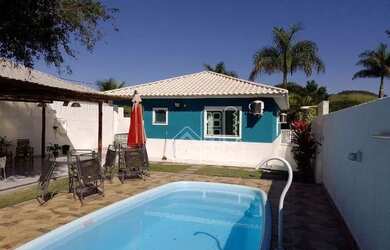 Imagem: A casa em condomínio possui 3 Dormitórios, 3 Banheiros, 4