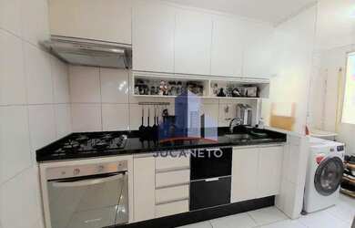 Imagem: O apartamento possui 2 Dormitórios, 1 Banheiro, 1 Vaga na garagem