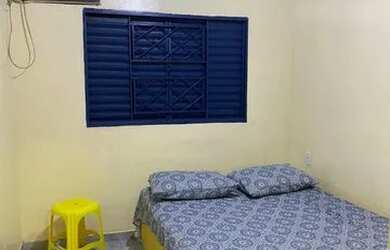 Imagem: A casa possui 2 Dormitórios, 1 Banheiro, 2 Vagas na garagem