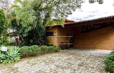 Imagem: A casa em condomínio possui 4 Dormitórios, 4 Banheiros, 4