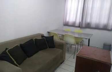 Imagem: O apartamento possui 2 Dormitórios, 1 Banheiro, 1 Vaga na garagem