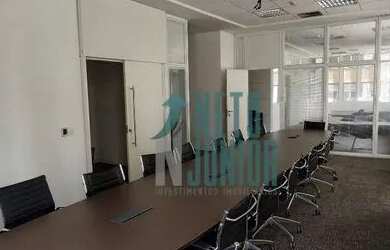 Imagem: O depósito possui 5 Vagas na garagem, 785m² de Área e está