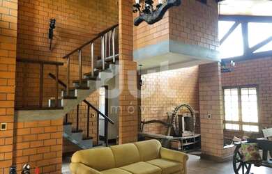 Imagem: A casa em condomínio possui 3 Dormitórios, 3 Banheiros, 5