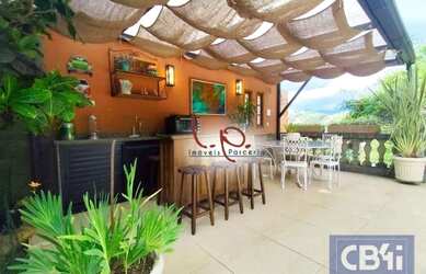 Imagem 1: Encantadora Casa com Localização Privilegiada no Coração de Itaipava, Toda Reformada, com