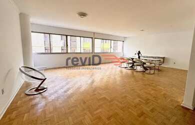 Imagem: O apartamento possui 4 Dormitórios, 1 Banheiro, 2 Vagas na