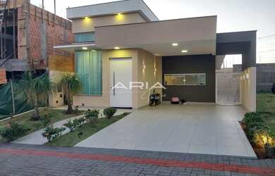 Imagem: A casa em condomínio possui 3 Dormitórios, 2 Banheiros, 4