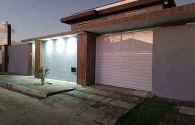 Imagem: A casa em condomínio possui 5 Dormitórios, 2 Banheiros, 4