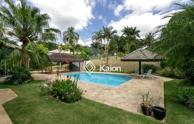 Imagem: A casa em condomínio possui 4 Dormitórios, 5 Banheiros, 5