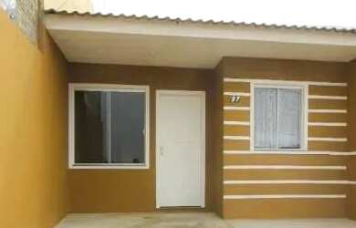 Imagem: A casa possui 3 Dormitórios, 1 Banheiro, 1 Vaga na garagem