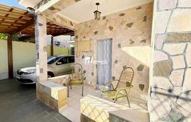 Imagem: A casa possui 2 Dormitórios, 1 Banheiro, 1 Vaga na garagem