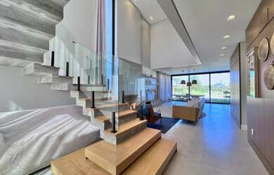 Imagem 4: Sobrado a venda em Condomínio de Luxo em Xangri-lá Finamente decorado...