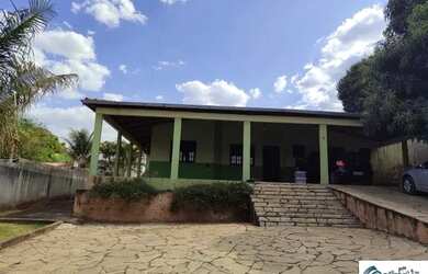 Imagem: A casa em condomínio possui 4 Dormitórios, 5 Banheiros, 4